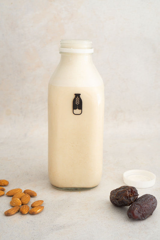 Aktivierte Mandelmilch
